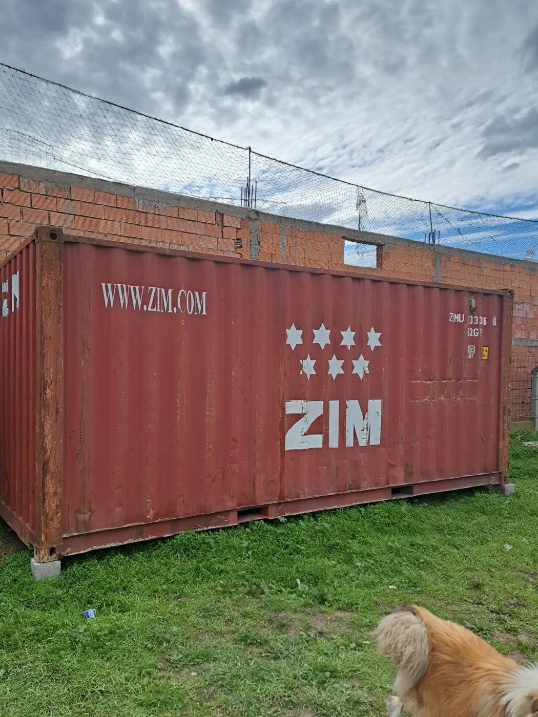 Contenedor de 20 pies entregado en el patio del cliente, Bahía Blanca