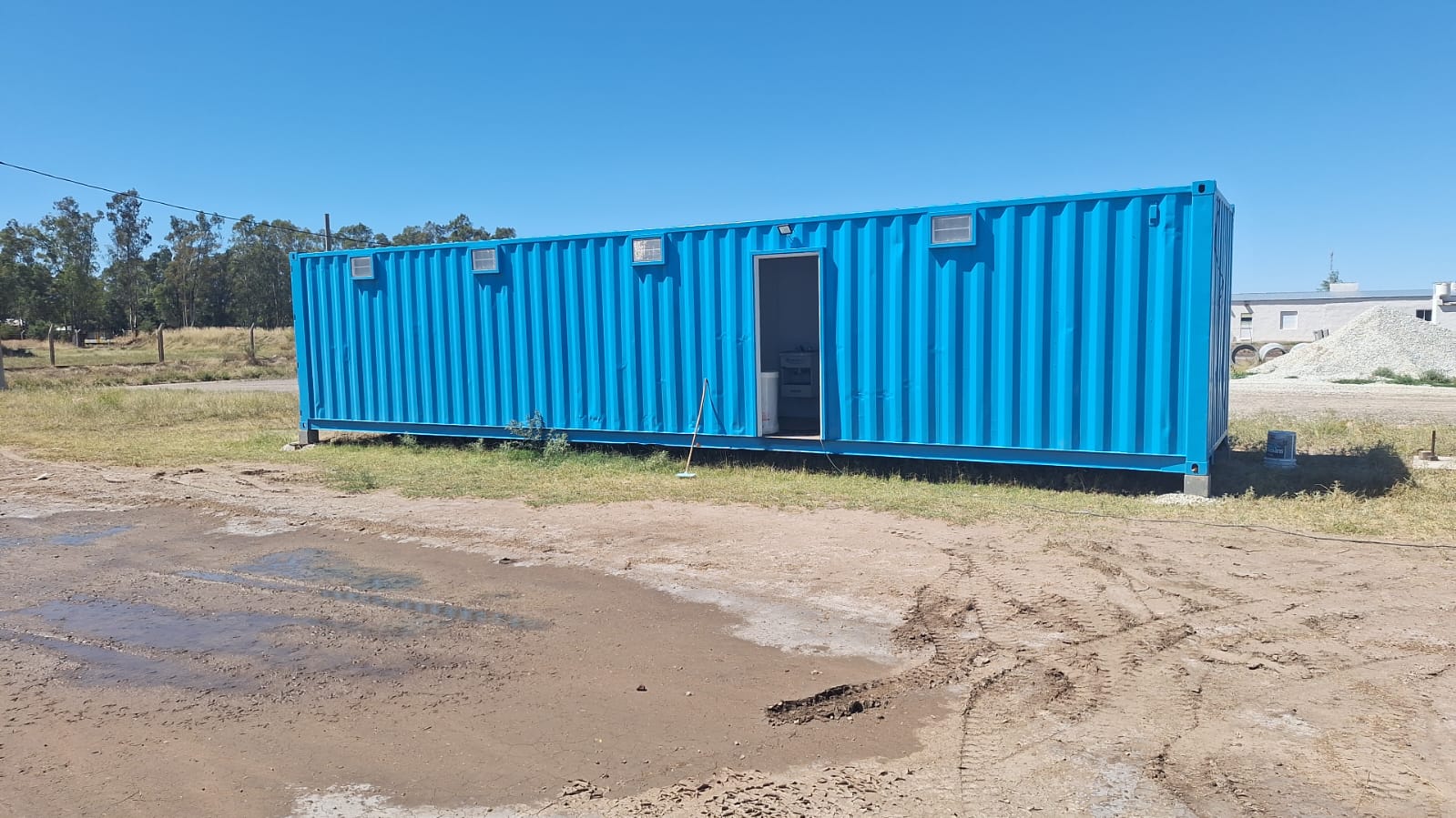 Contenedor de 40 pies azul equipado y entregado, Bahía Blanca
